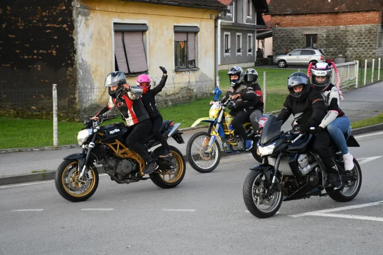 Tradicionalna prvomajska Budnica u Bjelovaru: Kolona od 1000 motorista protutnjala gradom