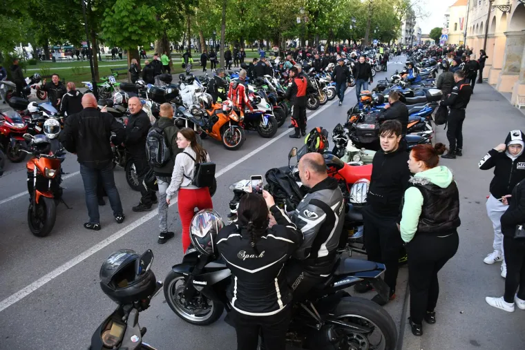 Tradicionalna prvomajska Budnica u Bjelovaru: Kolona od 1000 motorista protutnjala gradom