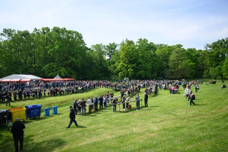 Zagrepčani navalili na grah u Maksimiru: Čeka se u redovima, a i &scaron;trukle su im prefine