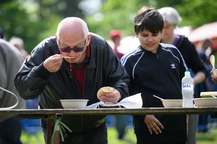 Zagrepčani navalili na grah u Maksimiru: Čeka se u redovima, a i &scaron;trukle su im prefine