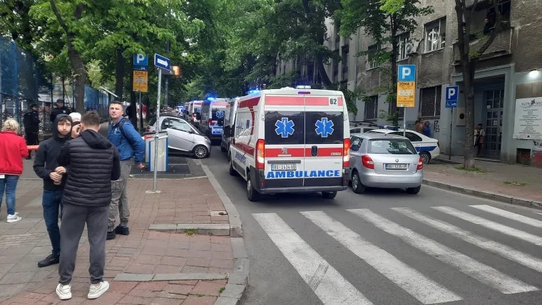 Učenik u školi ubio nekoliko učenika i zaštitara