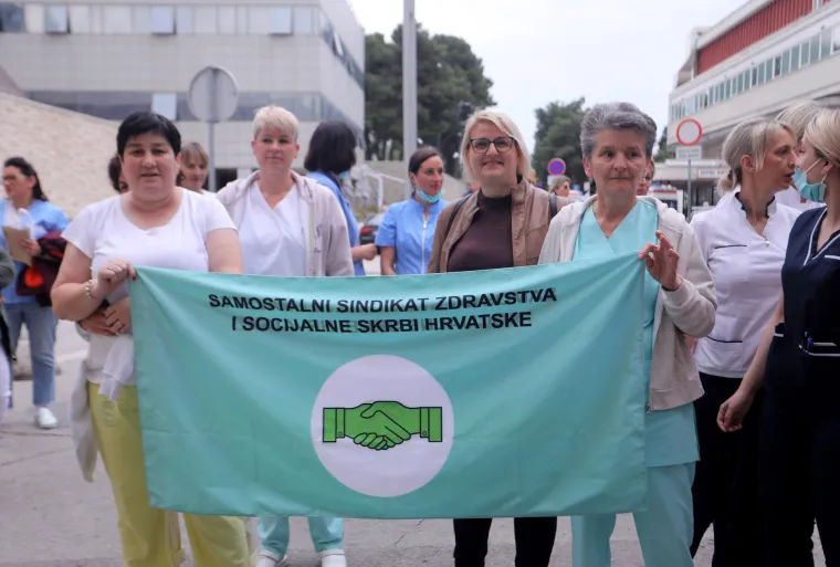 'I mi smo zdravstvo': Pogledajte kako su danas prosvjedovale medicinske sestre i tehničari