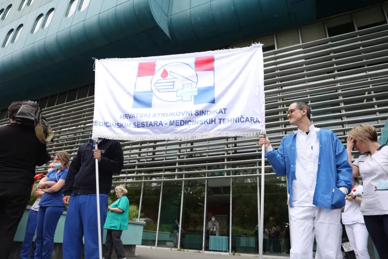 'I mi smo zdravstvo': Pogledajte kako su danas prosvjedovale medicinske sestre i tehničari