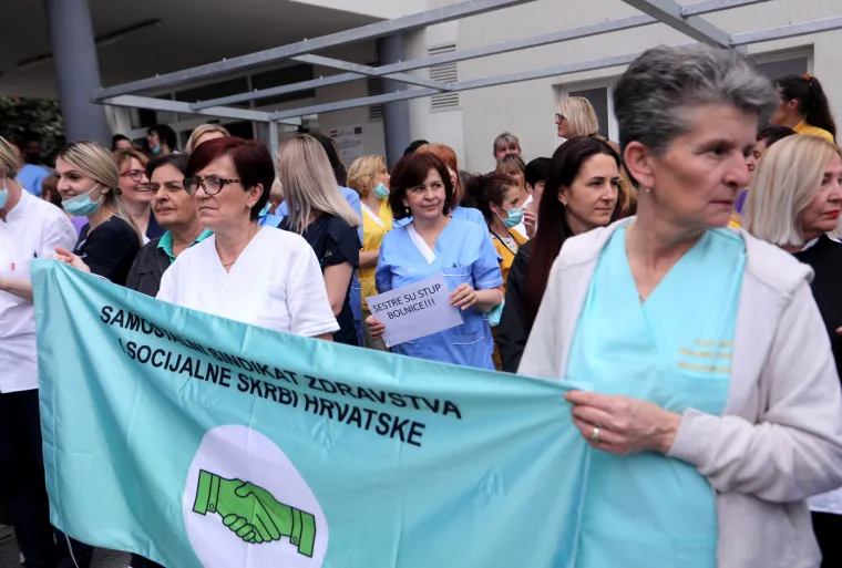 'I mi smo zdravstvo': Pogledajte kako su danas prosvjedovale medicinske sestre i tehničari