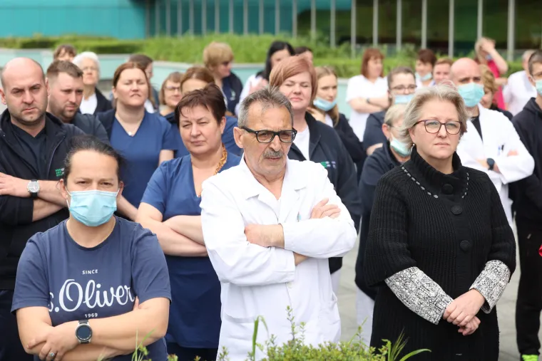 'I mi smo zdravstvo': Pogledajte kako su danas prosvjedovale medicinske sestre i tehničari
