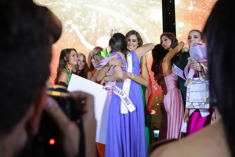 Izbor za Miss Universe: Najljepša Hrvatica je Andrea Erjavec, očarala je žiri prirodnom ljepotom i izvanserijskom pojavom
