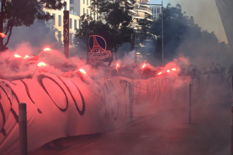 Ugledali se na Bad Blue Boyse; Poznatim navijačima dosta plaćenika: 'Ajmo, mar&scaron; odavde'