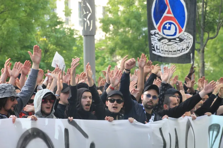 Ugledali se na Bad Blue Boyse; Poznatim navijačima dosta plaćenika: 'Ajmo, mar&scaron; odavde'