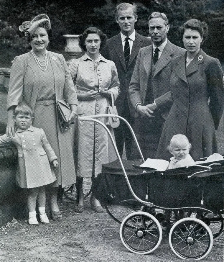 Dok skoro cijeli svijet nestrpljivo i&scaron;čekuje krunidbu, pogledajte rijetke fotke iz Charlesovih dječačkih i mladenačkih dana