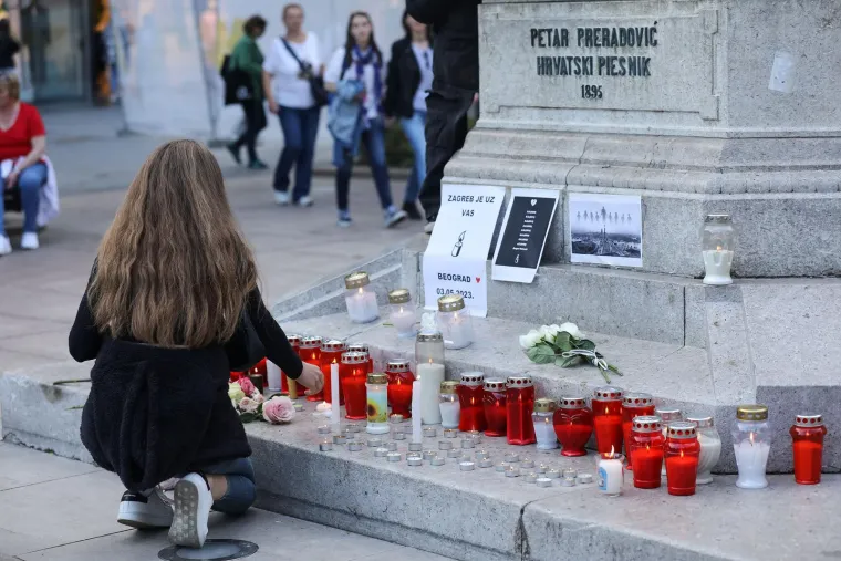 Otkriveno stanje ozlijeđenih u hororu u Beogradu, dječak je na respiratoru: Zagrepčani upalili svijeće za žrtve