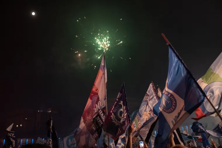 Makljaža ultrasa Udinesea i Napolija &scaron;tapovima za zastave i remenjima: 'Nećete slaviti Scudetto na na&scaron;em terenu'