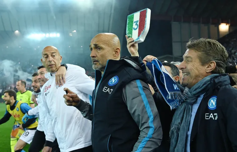 Makljaža ultrasa Udinesea i Napolija &scaron;tapovima za zastave i remenjima: 'Nećete slaviti Scudetto na na&scaron;em terenu'