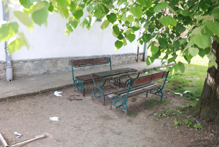 Ovo je mjesto na kojem je počeo krvavi pohod Uroša B. Tragovi krvi su posvuda, policija osigurava područje