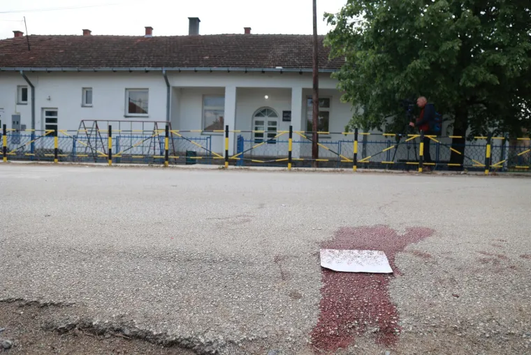 Ovo je mjesto na kojem je počeo krvavi pohod Uro&scaron;a B. Tragovi krvi su posvuda, policija osigurava područje