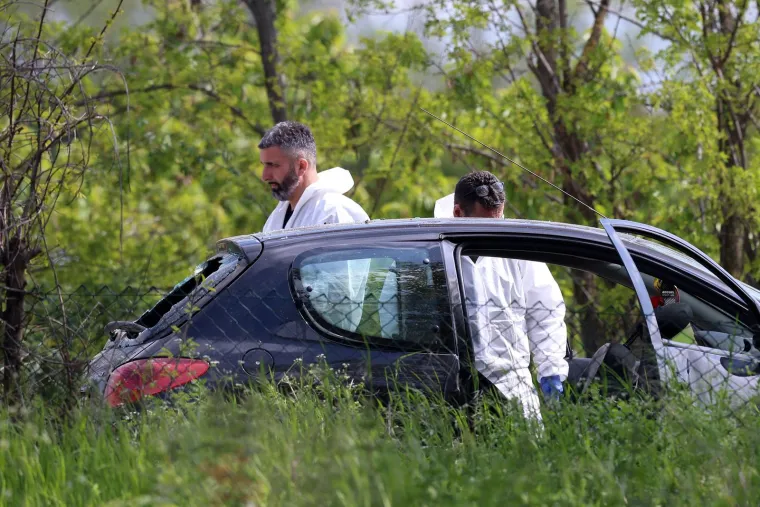 Ovdje je Uroš B. presudio policajcu i njegovoj sestri! Tragovi krvi kod klupica jezivi su podsjetnik na sinoćnji masakr: 'Pucao im je u potiljak'
