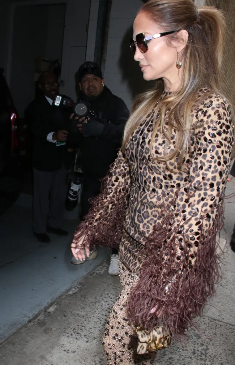 Jennifer Lopez obukla kombinezon koji ne laska njenoj ekstrabujnoj guzi, fanovi u šoku: 'Gdje je ta slavna pozadina?'