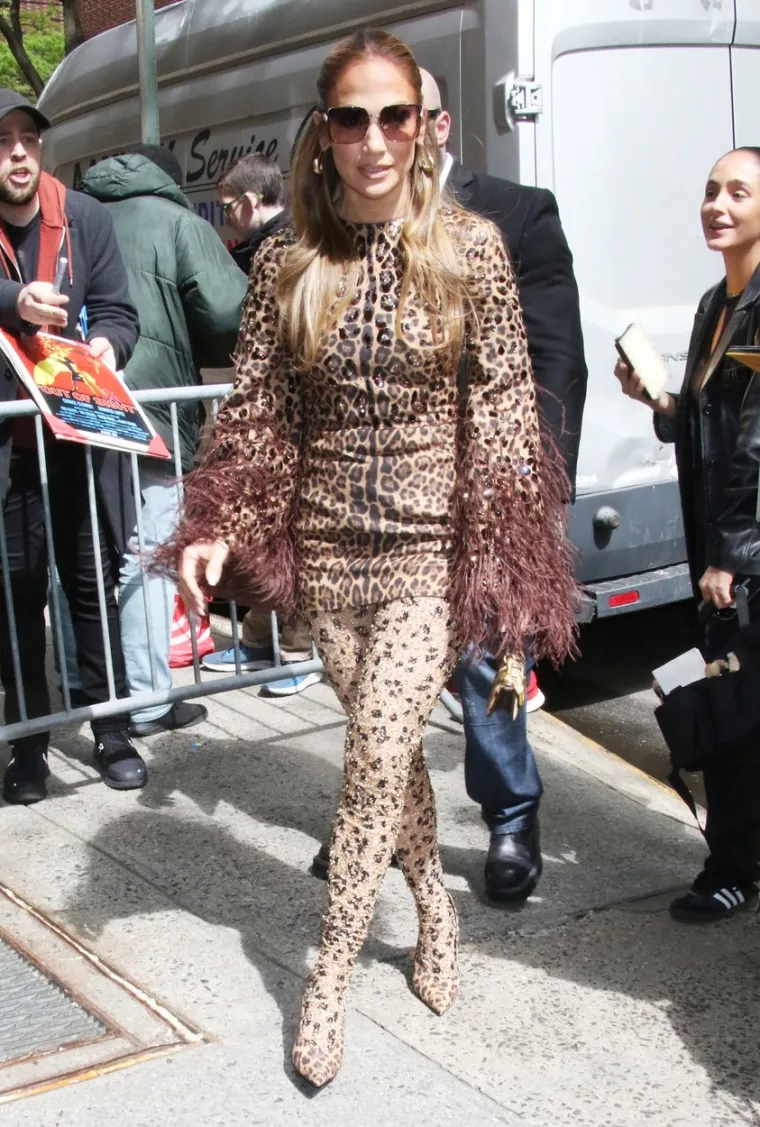Jennifer Lopez obukla kombinezon koji ne laska njenoj ekstrabujnoj guzi, fanovi u šoku: 'Gdje je ta slavna pozadina?'