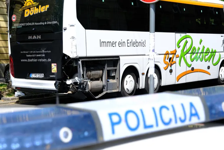 Sudarili se autobus i tramvaj u Zagrebu. Jedna osoba ozlijeđena