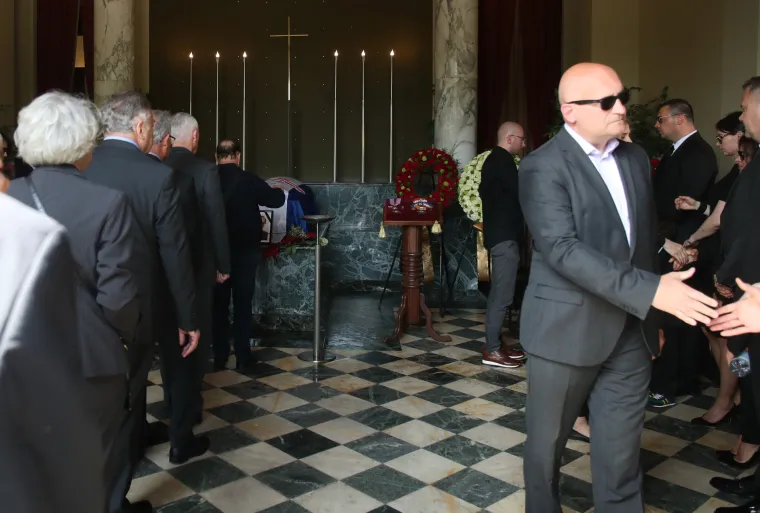 Pokopan Nikica Valentić: Od bivšeg premijera se oprostio cijeli državni vrh i društvena elita. Stigao i Todorić