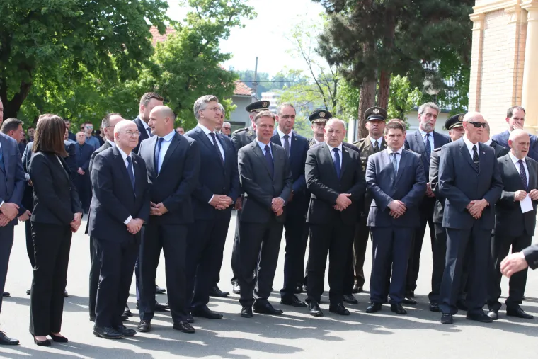 Pokopan Nikica Valentić: Od bivšeg premijera se oprostio cijeli državni vrh i društvena elita. Stigao i Todorić