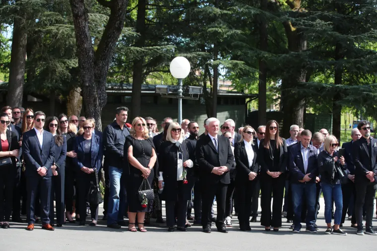 Pokopan Nikica Valentić: Od bivšeg premijera se oprostio cijeli državni vrh i društvena elita. Stigao i Todorić