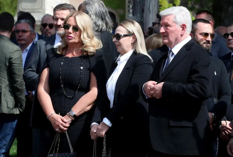 Pokopan Nikica Valentić: Od biv&scaron;eg premijera se oprostio cijeli državni vrh i dru&scaron;tvena elita. Stigao i Todorić