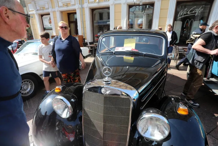 Od žabe i bube do stogodišnjaka: 115 oldtimera zabljesnulo na riječkom Korzu