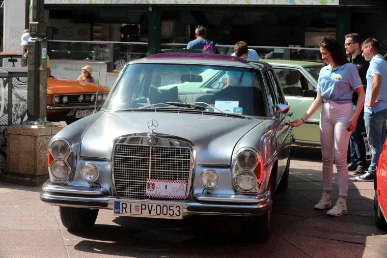 Od žabe i bube do stogodišnjaka: 115 oldtimera zabljesnulo na riječkom Korzu