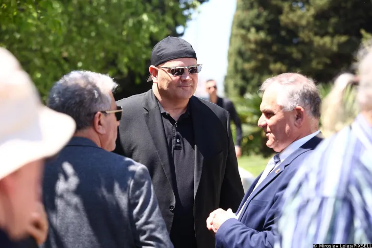 Jasmina Stavrosa ispratili obitelj i brojni prijatelji: Njegova udovica Žarka tješila okupljene smirujućim riječima