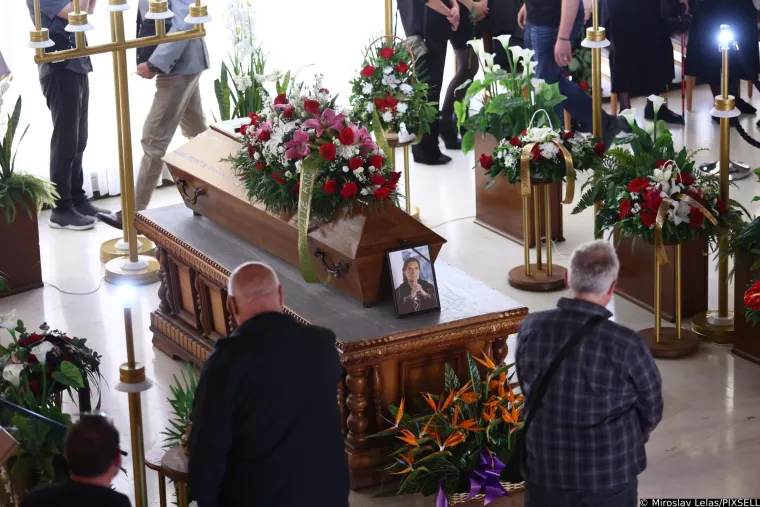 Jasmina Stavrosa ispratili obitelj i brojni prijatelji: Njegova udovica Žarka tješila okupljene smirujućim riječima