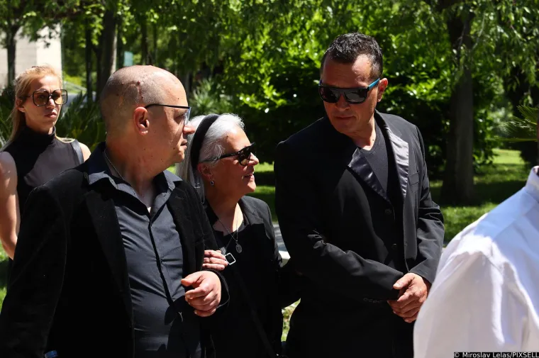 Jasmina Stavrosa ispratili obitelj i brojni prijatelji: Njegova udovica Žarka tješila okupljene smirujućim riječima