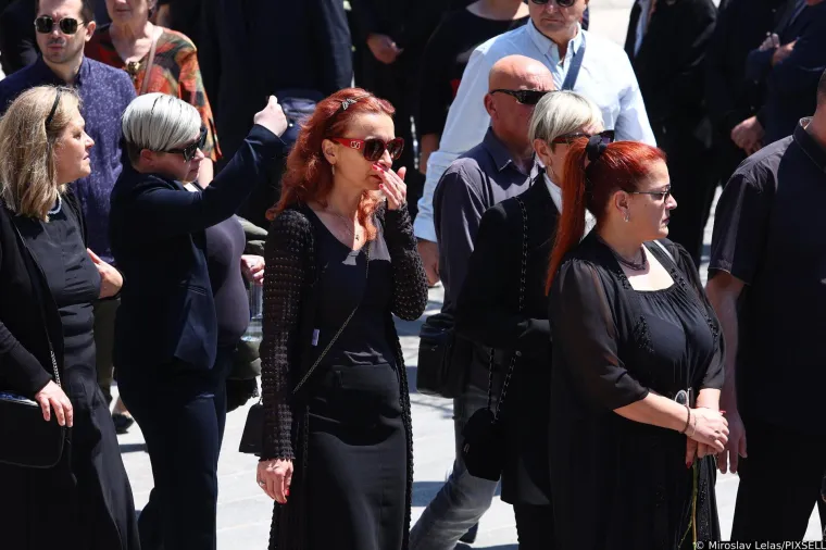 Jasmina Stavrosa ispratili obitelj i brojni prijatelji: Njegova udovica Žarka tješila okupljene smirujućim riječima