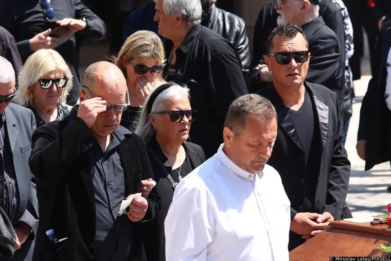 Jasmina Stavrosa ispratili obitelj i brojni prijatelji: Njegova udovica Žarka tješila okupljene smirujućim riječima