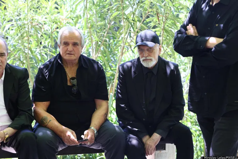 Jasmina Stavrosa ispratili obitelj i brojni prijatelji: Njegova udovica Žarka tje&scaron;ila okupljene smirujućim riječima