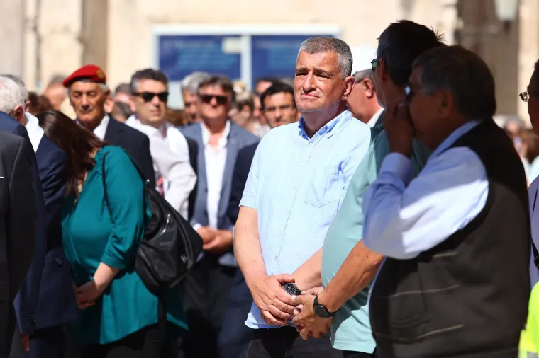 Splićani slave Dan grada! Na ulicama stari i mladi, domaći i strani! Za omastiti brk spremno 5.000 porcija janjetine i 'biži'