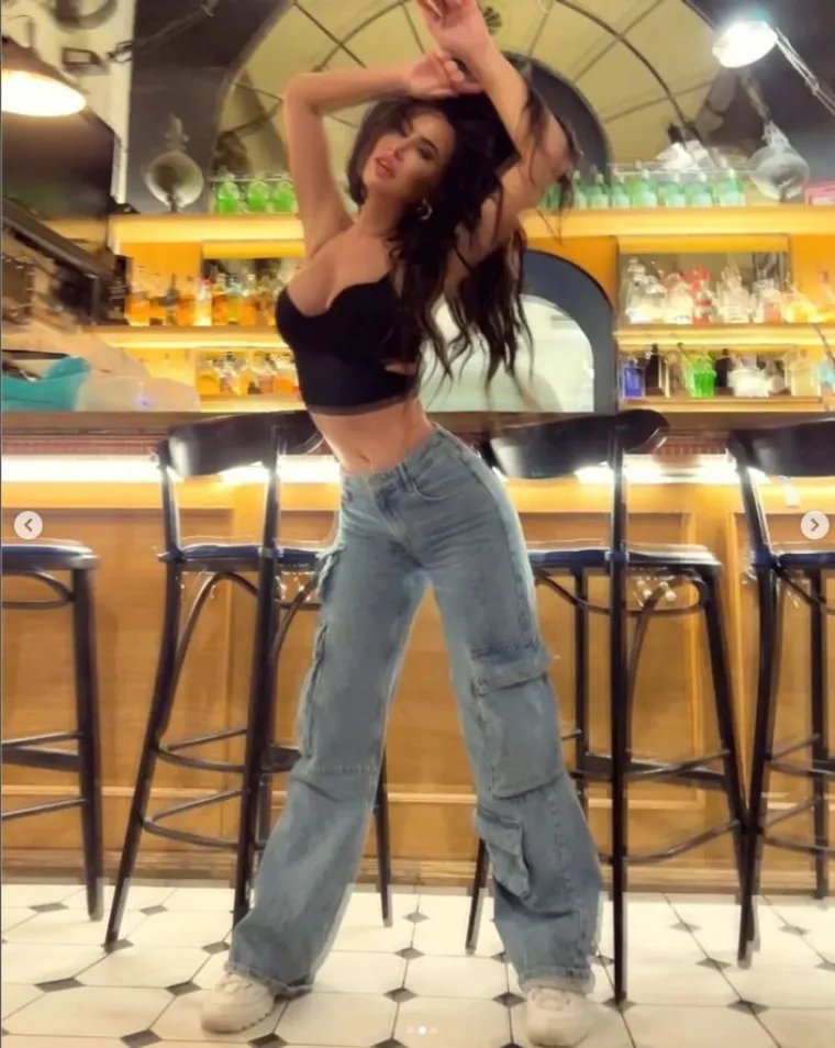 Hrvatska Megan Fox jedva ugurala bujne grudi u preuski top, a onda je otkrila i jedan detalj o njima
