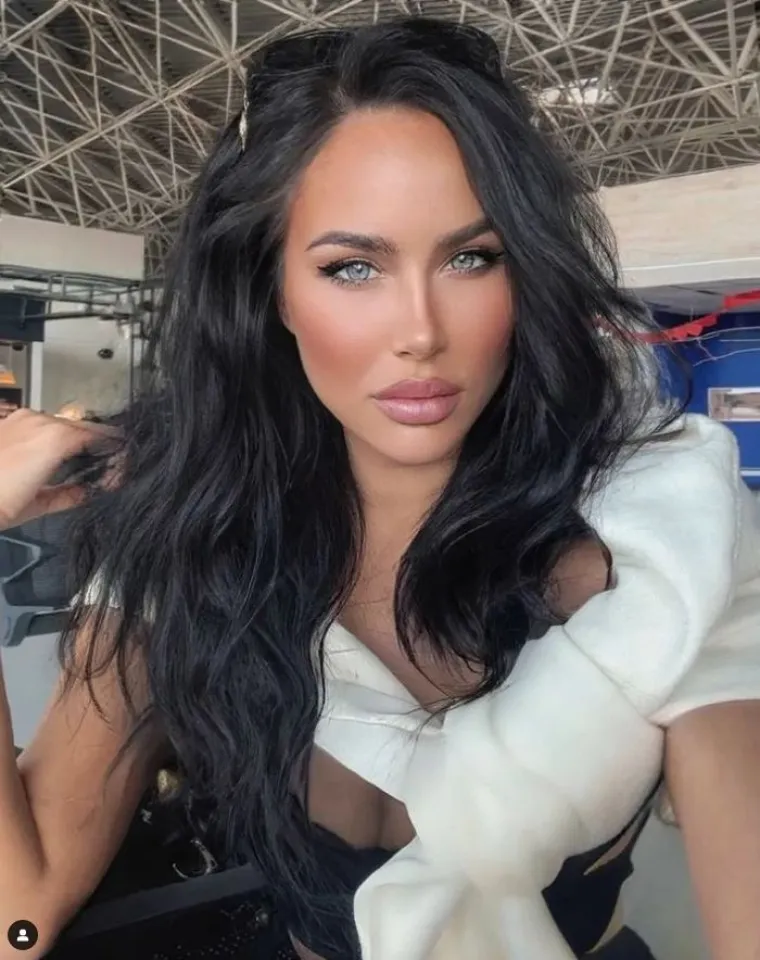 Hrvatska Megan Fox jedva ugurala bujne grudi u preuski top, a onda je otkrila i jedan detalj o njima