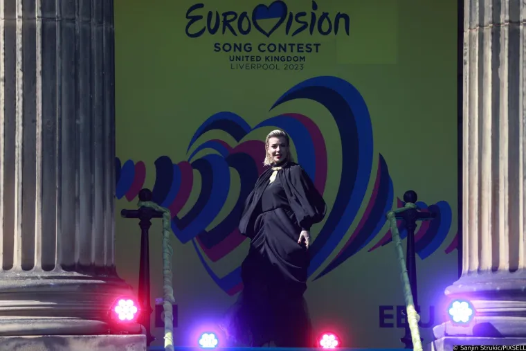 Svi su zanijemili kad se Let 3 pojavio na otvaranju Eurosonga: Takav outfit sigurno nitko nije očekivao