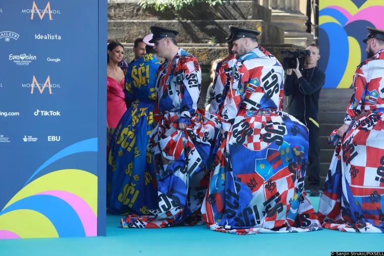 Svi su zanijemili kad se Let 3 pojavio na otvaranju Eurosonga: Takav outfit sigurno nitko nije očekivao