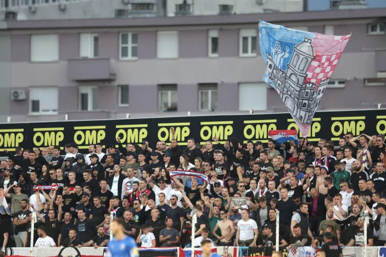 I to se dogodilo: Torcida usred Zagreba dobila pljesak cijelog stadiona zbog transparenta koji su istaknuli