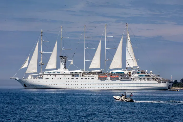 Kakav prizor! Jedna od najromantičnijih i najvećih jedrilica na svijetu uplovila na obale Rovinja