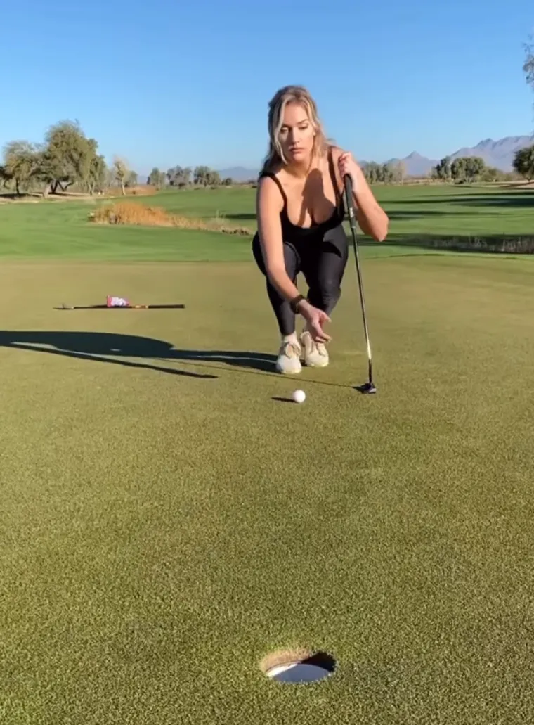 Napokon je svima javno pokazala kako se to radi s ogromnim grudima: A tek kada se zadignuo &scaron;os i otkrio previ&scaron;e