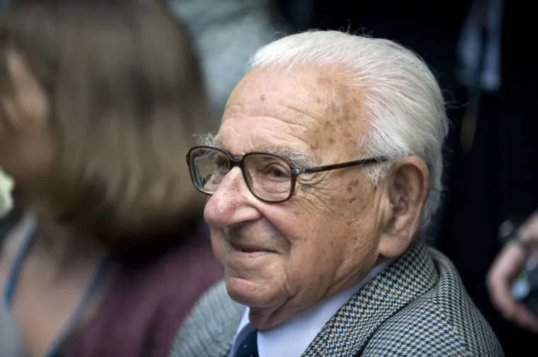 No on o tome nije govorio godinama, sve dok njegova supruga Greta nije pronašla njegov dnevnik na tavanu 1988.