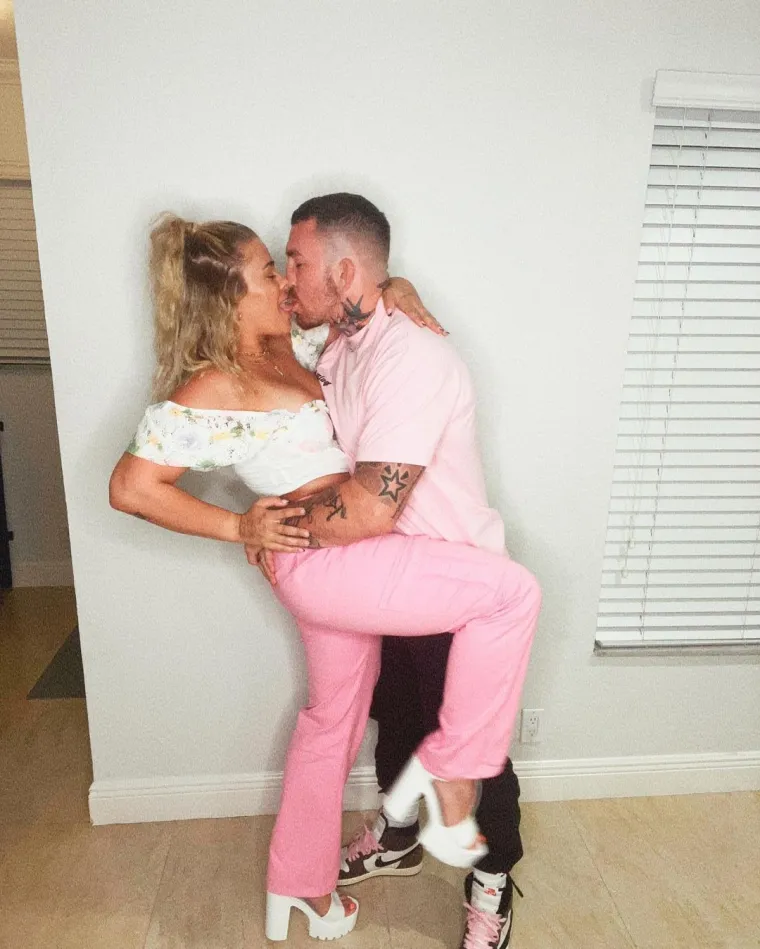 Pomislili smo da ne može provokativnije, no ona nas je opet iznenadila: Trakice nisu uspjele ba&scaron; sve sakriti