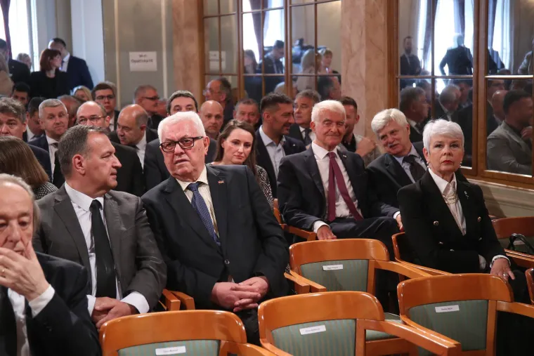 Opro&scaron;taj od biv&scaron;eg premijera: Pogledajte tko se sve pojavio na komemoraciji za Nikicu Valentića