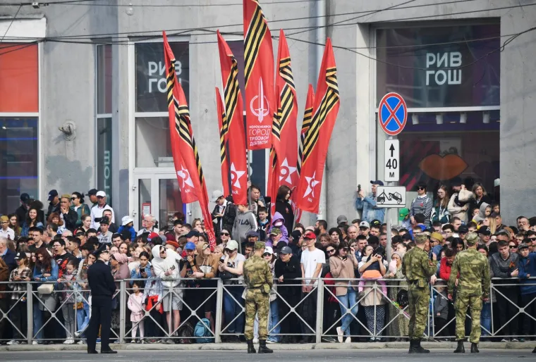 Redovi vojnika, tenkovi, oklopna vojna vozila. Ovako je izgledao Dan pobjede u Rusiji