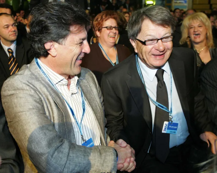 'Ćaća' je ponosno stiskao &scaron;aku, ali &scaron;ou mu je ukrao 'Tata': Prisjetite koji su se sve tipovi svojevremeno 'klanjali' Sanaderu