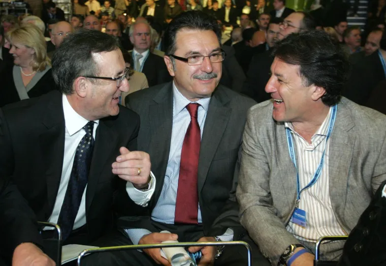 'Ćaća' je ponosno stiskao &scaron;aku, ali &scaron;ou mu je ukrao 'Tata': Prisjetite koji su se sve tipovi svojevremeno 'klanjali' Sanaderu