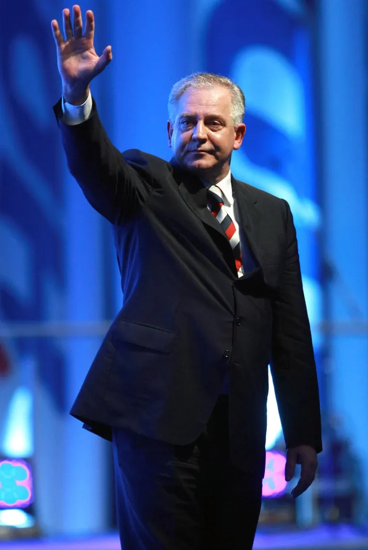 'Ćaća' je ponosno stiskao &scaron;aku, ali &scaron;ou mu je ukrao 'Tata': Prisjetite koji su se sve tipovi svojevremeno 'klanjali' Sanaderu