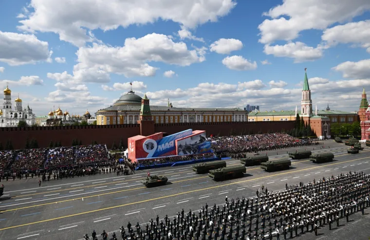 Pogledajte čime se pohvalio Putin na vojnoj paradi, ali i tko se sve pojavio: Vjerni 'lutak' nije ovo propustio